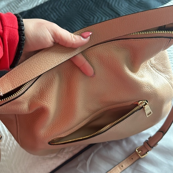 Beautiful leather coach bag. - Picture 6 of 8